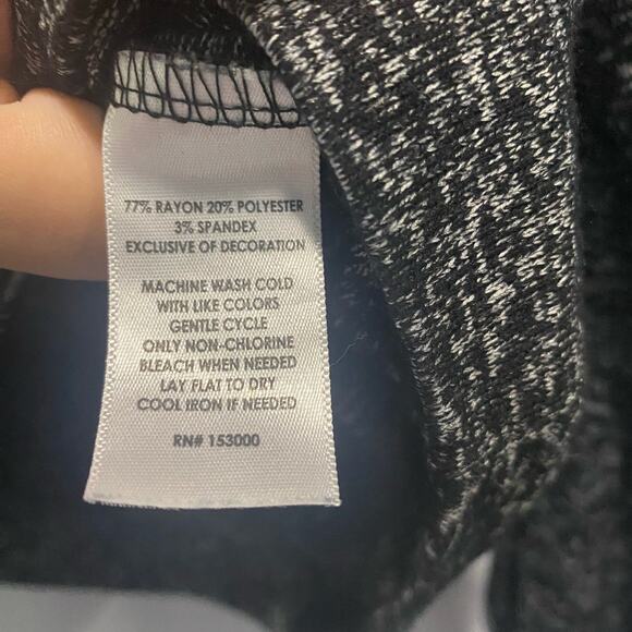 Ivory Ella Crewneck Sweater Top Size Small - Picture 9 of 9